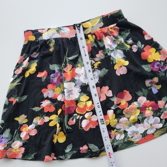 NWT ASOS Floral Mini Skirt Size 4 - Picture 5 of 5